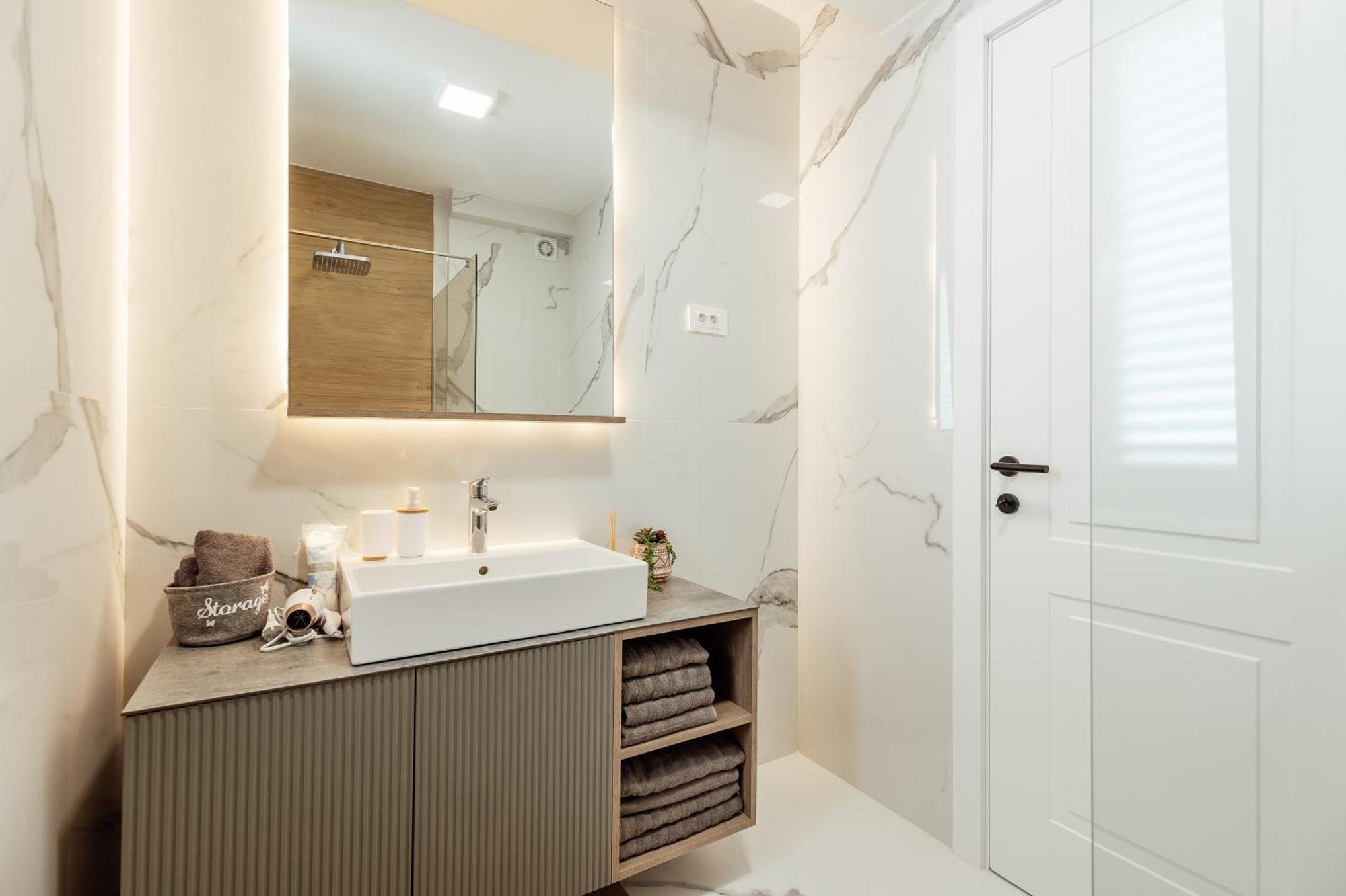 Savina Beachfront Oasis Херцег-Новий Екстер'єр фото